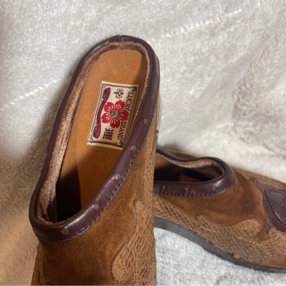 VINTAGE LUCKY BRAND Leather Embroidered Clogs - Picture 9 of 13